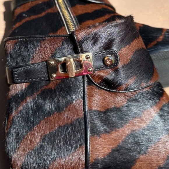 Vince Camuto Signature Bootie Cowhide (Hair-on) Size 6.5 - Picture 2 of 6